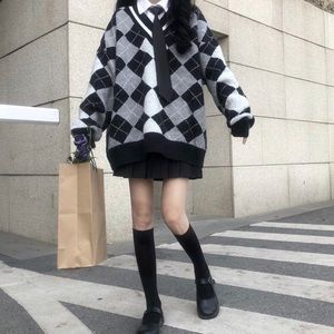 Yesstyle argyle sweater 🖤🤍